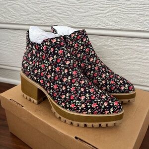 YRU Wolf Floral Platform Ankle Boots Size 6